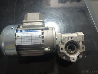 ELEKTROMOTOR ŠNEKOVÁ PŘEVODOVKA MOTOR
