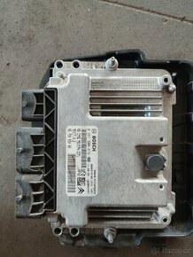 Peugeot 207 řídící jednotka.