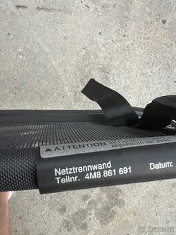 AUDI Q8 síťka kufru 4M8861691