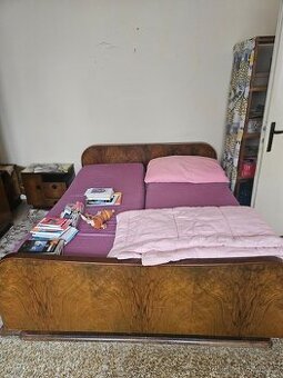 Ložnice, sporák, šicí stroj