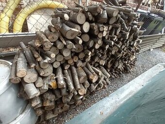 Dřevo na topení - ořech