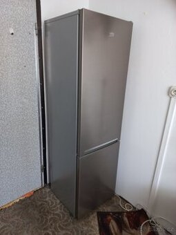 Prodám chladičku s mrazákem zn. BEKO - 1