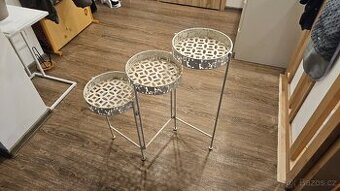 Závěsy, podstavce, stojany na rostliny