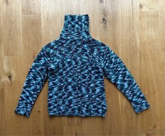 Svetr s rolákem vel.38