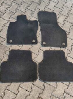 Prodám textilní koberečky na Škoda Octavia 4