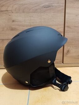 Lyžařská helma zn. Findway černé barvy, vel. L - nová