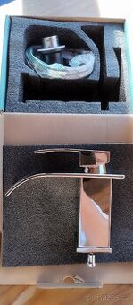 Nová chromovaná vodovodní baterie