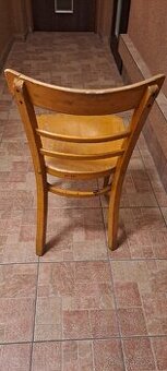Židle starší dřevěná