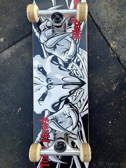 Značkový skateboard Birdhouse Tony Hawk