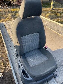 Přední sedačky Octavia 2