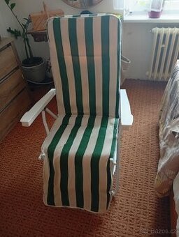 Polohovatelné lehátko