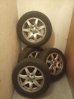 Prodej kola Volvo zimní