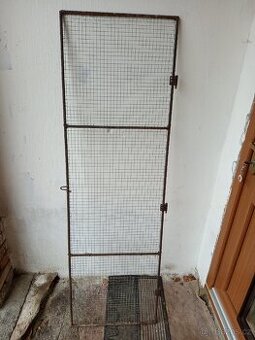 Prodám dvířka k voliéře 5 kusů