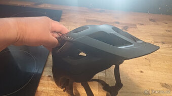 HELMA DÁMSKÁ NA MTB NOVÁ