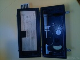 Mikrometr s indikátorem.