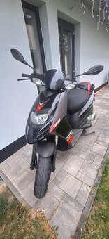 Aprilia SR 125 Motard