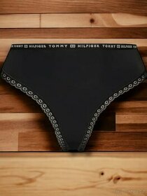 Tommy Hilfiger - Sada 3 kusů černých string kalhotek