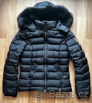 Krásná černá péřová zimní bunda Tommy Hilfiger XS