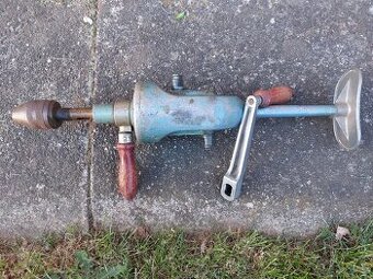 Retro:ruční vrtačka - Metalis, obří funkční žárovka 500 W