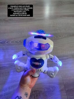 Robot hračka