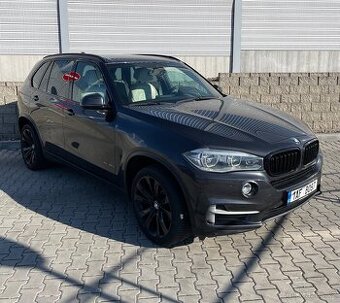 BMW X5 F15 3,0d/190kw/ CZ/ 2majitel /HEAD UP/ servis BMW