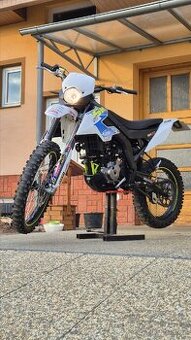 UM DSR EX 125 EFI