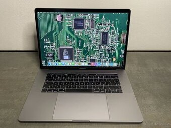 Apple MacBook Pro 15" 2016 / SSD 256GB / SG