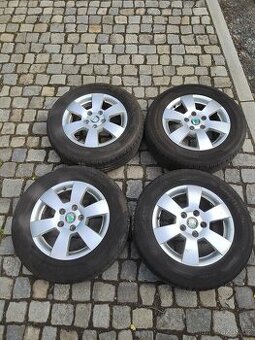 Prodám orig alu 15 škoda Octavia 2 5x112 ET 47 letní pneu