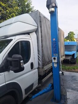 Prodám zvedák Hofmann duolift 3000