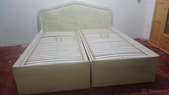 Manželská postel s úložným prostorem