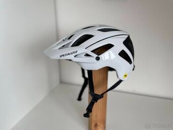 Cyklistická helma Specialized Ambush Comp Angi ready
