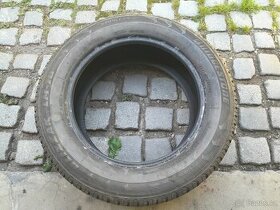 Zimní pneumatika Bridgestone 225/60 R17.