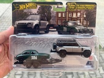 HotWheels Premium TT Jaguar MK1 & Land Rover Defender 110