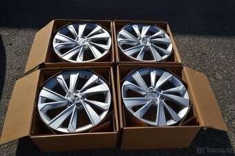 Škoda Fabia IV, VW Polo, S.Ibiza -17 Nové orig.Alu disky.