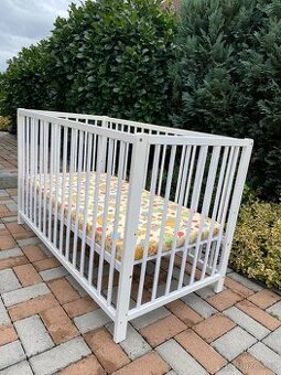 Dětská postýlka (i přístavná k posteli)+zdarma matrace