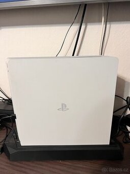PS4 500GB+ovladače