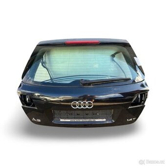 Páté dveře černá LZ9Y Audi A3 8P Sportback r.v. 2009