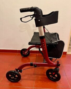 Čtyřkolové odlehčené chodítko DMA 101