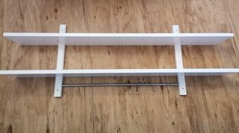 Políčka Ikea Hemnes s háčky