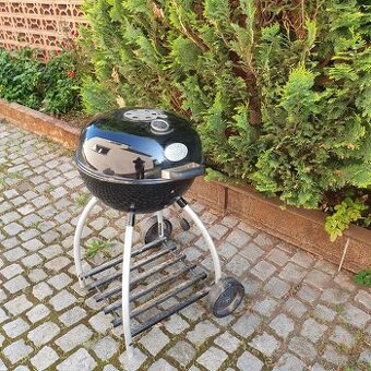 Prodám pěkný plechový gril za 390,-Kč