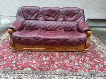 Rustikální kožený gauč .