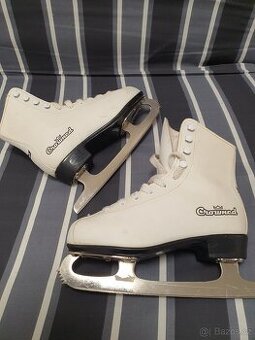 pěkné, jako nové brusle na led velikost 34