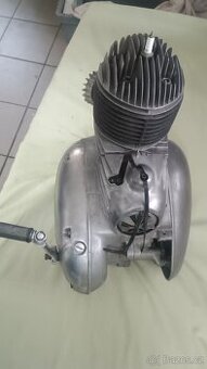 Motor Jawa Pérák