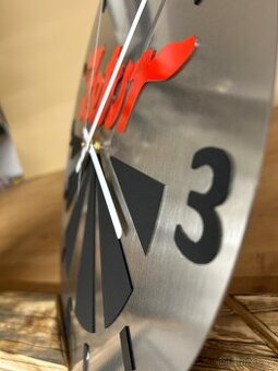 Hodiny Zetor, john deer