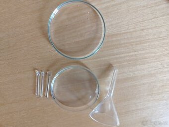 sklo ..Petryho misky ..