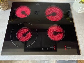 VARNÁ DESKA ELECTROLUX