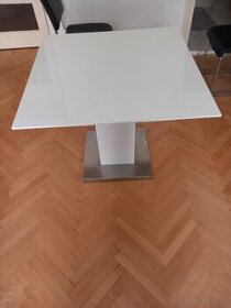 Moderní stůl /+ židle/ - 1