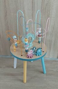 Hrací stolek pro děti