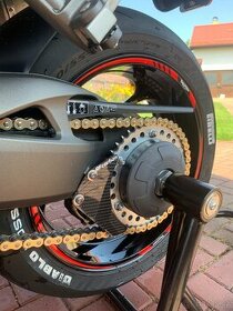 Kryt rozety Triumph Speed Triple RS