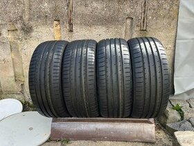 215/45/18 89W zánovní letní pneumatiky Toyo R18